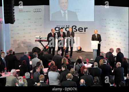 Atmosphäre bei Eröffnung des Audi Zentrum Berlin-Adlershof. Berlin, Deutschland - 18.04.2012 Stockfoto