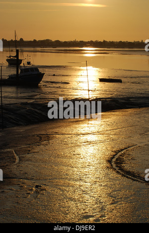 Sonnenaufgang am Fluss Blackwater bei Heybridge Stockfoto