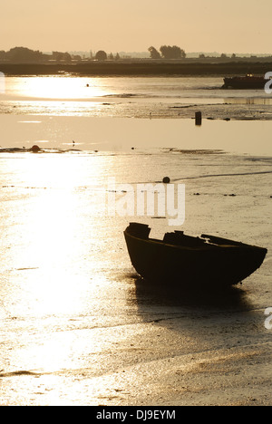 Sonnenaufgang am Fluss Blackwater bei Heybridge Stockfoto