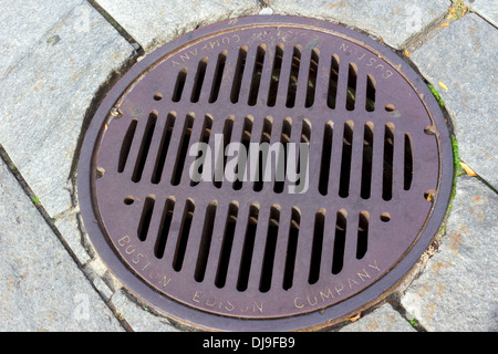 Schachtdeckel in den Straßen von Boston, Massachusetts, USA Stockfoto