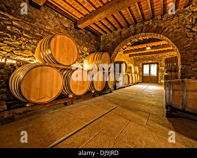 Eiche Weinfässer im Weingut Keller Stockfoto