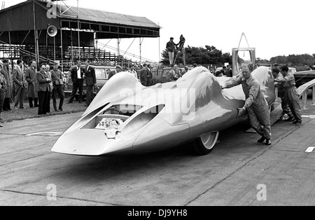 Donald Campbell mit seinem Bluebird LSAR Auto drauf ist Pressetag in Goodwood, England 19. März 1960. Stockfoto