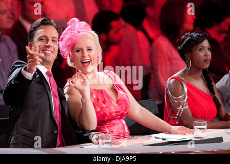 Roman Frieling, Maite Kelly, Motsi Mabuse im deutschen RTL Fernsehen zeigen "Let ´s Dance" im Coloneum MMC Studios. Köln, Deutschland - 28.03.2012 Stockfoto