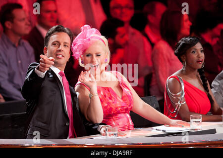 Roman Frieling, Maite Kelly, Motsi Mabuse im deutschen RTL Fernsehen zeigen "Let ´s Dance" im Coloneum MMC Studios. Köln, Deutschland - 28.03.2012 Stockfoto