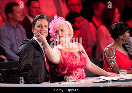 Roman Frieling, Maite Kelly, Motsi Mabuse im deutschen RTL Fernsehen zeigen "Let ´s Dance" im Coloneum MMC Studios. Köln, Deutschland - 28.03.2012 Stockfoto