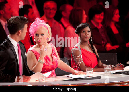 Roman Frieling, Maite Kelly, Motsi Mabuse im deutschen RTL Fernsehen zeigen "Let ´s Dance" im Coloneum MMC Studios. Köln, Deutschland - 28.03.2012 Stockfoto