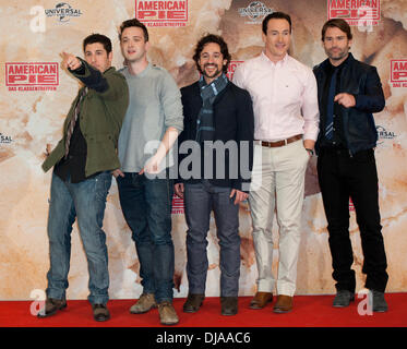 Jason Biggs, Eddie Kaye Thomas, Thomas Ian Nicholas, Chris Klein und Seann William Scott Teilnahme an Photocall zum Film "American Reunion" ("American Pie: Das Klassentreffen") im Ritz Carlton Hotel. Berlin, Deutschland - 29.03.2012 Stockfoto