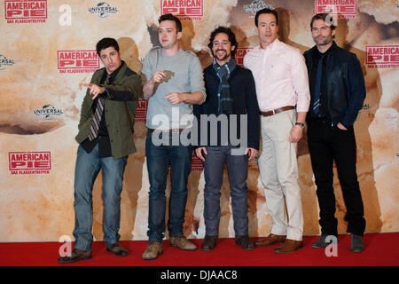 Jason Biggs, Eddie Kaye Thomas, Thomas Ian Nicholas, Chris Klein und Seann William Scott Teilnahme an Photocall zum Film "American Reunion" ("American Pie: Das Klassentreffen") im Ritz Carlton Hotel. Berlin, Deutschland - 29.03.2012 Stockfoto