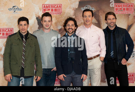 Jason Biggs, Eddie Kaye Thomas, Thomas Ian Nicholas, Chris Klein und Seann William Scott Teilnahme an Photocall zum Film "American Reunion" ("American Pie: Das Klassentreffen") im Ritz Carlton Hotel. Berlin, Deutschland - 29.03.2012 Stockfoto