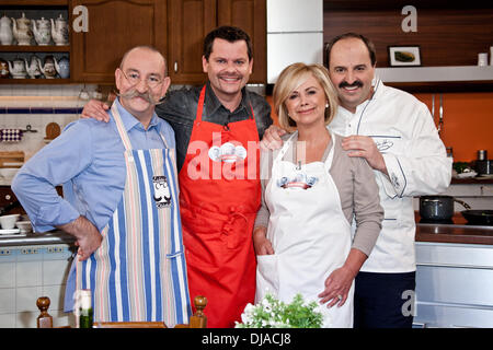 Horst Lichter, Ingo Appelt, Marijke Amado und Johann Lafer im deutschen ZDF TV Kochshow "Lafer! Lichter! Lecker! "im Studio Stahltwiete. Hamburg, Deutschland - 02.04.2012 Stockfoto