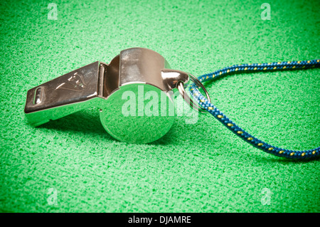 Pfeife Metall Erbse Stockfoto