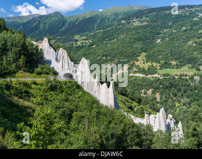 Erde Pyramiden von Euseigne oder Pyramides d'Euseigne, Naturdenkmal, Val d'Hérémence Valley, Kanton Wallis, Schweiz Stockfoto