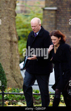 Westminster, London, UK. 26. November 2013. Chris Grayling MP Staatssekretär für Justiz nimmt an der wöchentlichen Kabinettssitzung mit der britische Premierminister David Cameron in Downing Street Credit: Amer Ghazzal/Alamy Live-Nachrichten Stockfoto