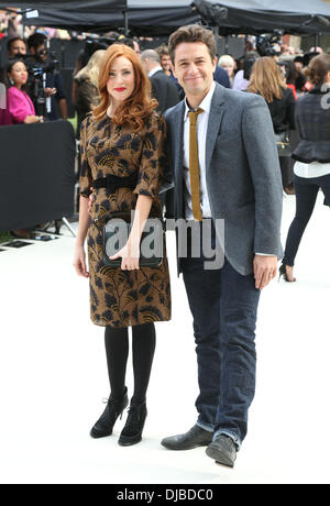 Rosalie Craig und Julian Ovenden London Fashion Week Frühjahr/Sommer 2013 - Burberry - Ankünfte London, England - 17.09.12 Stockfoto