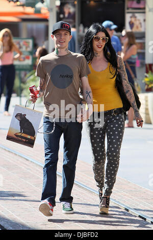 Kat Von D und Freund Deadmau5 gesehen, nach dem Mittagessen in The Grove Los Angeles, Kalifornien - 20.09.12 einkaufen Stockfoto