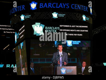 Brooklyn Nets Besitzer Michail Prochorow Banddurchtrennungszeremonie für das neue Barclays Center in Brooklyn, New York New York City, USA - 21.09.12 Stockfoto