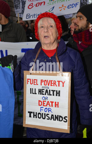 London, UK. 26. November 2013.  Protest gegen Gewinn vor Brennstoff Armut tötet!, London UK, 26. Oktober 2013, Foto: siehe Li/Alamy Live News Stockfoto