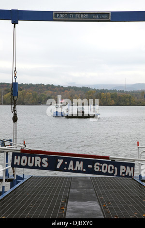 Fort Ticonderoga Fähre nähert sich Shoreham, Vermont Stockfoto