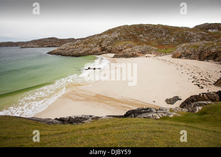 Ein kleiner Strand in Achmelvich in Assynt, North West Highlands, Schottland, Großbritannien. Stockfoto