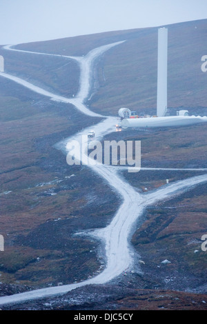 Loch Luichart einem 69 MW Windpark auf abgelegenen Wildnis Moor in der Nähe von Garve in den North West Highlands gebaut Stockfoto