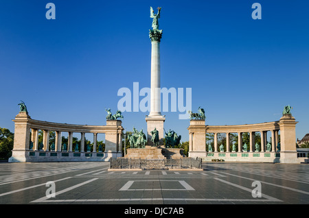 Heroes' Square, Hosok Tere oder Millennium Monument, einer der Hauptattraktionen Budapests. Stockfoto