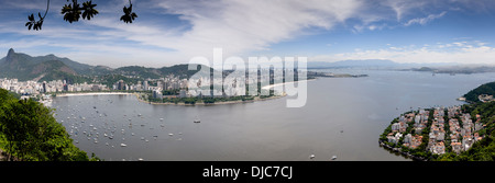 Panoramische Übersicht der Guanabara-Bucht von der Zuckerhut in Rio De Janeiro, Brasilien. Stockfoto