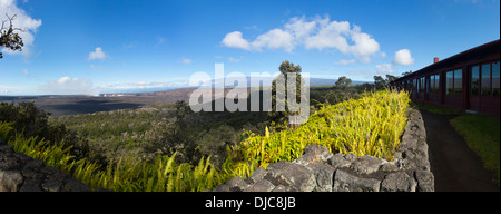 Halemaʻumaʻu-Krater vom Volcano House, Kilauea-Vulkan, HVNP, Big Island von Hawaii Stockfoto