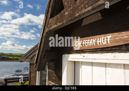 Die alte Fähre Hütte am Fluss Aln in Alnmouth, Northumberland, UK. Stockfoto