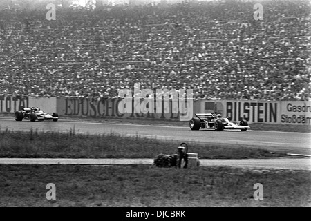 Lotus 72 führt Ferrari 312B in Hockenheim beim deutschen GP, Deutschland 2. August 1970. Stockfoto