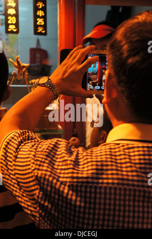 Szene am Wangfujing Food Street, Beijing, China Stockfoto