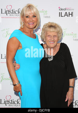 Carol Wright und Nanny Pat Jessica Wright und Lippenstift Boutique starten "Mit Liebe Jessica" Sammlung im Sanctum Soho Hotel - Ankunft London, England - 21.08.12 statt Stockfoto