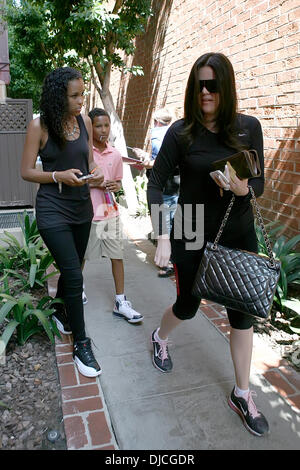 Khloe Kardashian, Stieftochter Schicksal Odom und Stiefsohn Lamar Odom Jr Khloe Kardashian Besorgungen mit ihrer Stiefkinder auf Bedford Drive in Beverly Hills, Los Angeles, Kalifornien - 22.08.12 Stockfoto