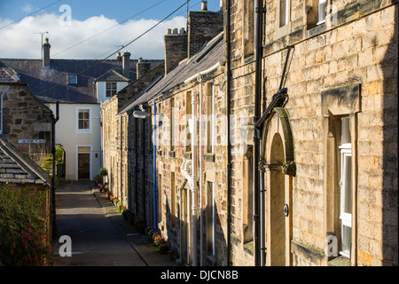 Eine Reihe von alten Reihenhaus befindet sich in Alnmouth, Northumberland, UK. Stockfoto