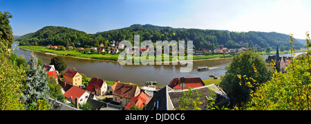 Blick auf Wehlen mit Fluss Elbe, Sächsische Schweiz, Sachsen