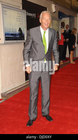 Jon Snow Prominente besuchen die Premiere von "Shadow Dancer" am Haymarket Cineworld, London, UK, 13.08.2012 Stockfoto