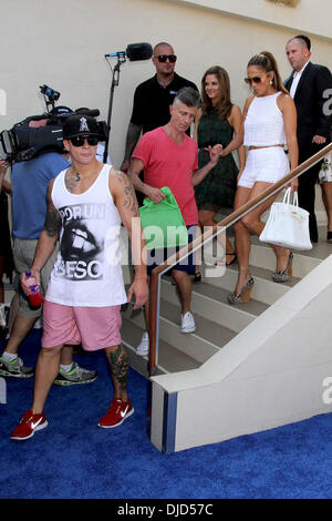 Jennifer Lopez kommt mit Freund Casper Smart Jennifer Lopez feiert ihre Welttournee mit einem Auftritt bei Wet Republic im MGM Grand Resort & Casino in Las Vegas, Nevada - 18.08.12 Stockfoto