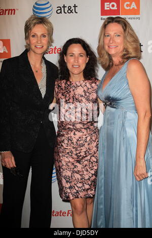 Dr. Lara Embry, Jane Lynch, Betsy Butler Equality Awards 2012, statt im Beverly Hilton Hotel - Ankunft Los Angeles, Kalifornien - 18.08.12 Stockfoto