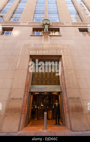 Tiffany & Co Jewelry Store Fifth Avenue, New York City, Vereinigte Staaten von Amerika. Stockfoto
