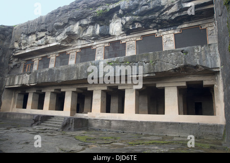 Höhle 12, Teen Tal General-Blick auf die Fassade aus Südwesten. Ellora Höhlen, Aurangabad, Maharashtra, Indien Stockfoto