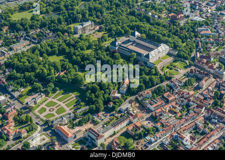Blick auf die Stadt mit Schloss Friedenstein und Park, das Naturhistorische Museum am Rücken, Gotha, Thüringen, Deutschland Stockfoto