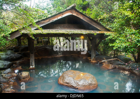 Hot Pool im Kurokawa Onsen, Therme, Kyushu, Japan Stockfoto