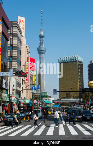 Asakusa-Viertel mit den Tokyo Skytree, Tokyo, Japan Stockfoto