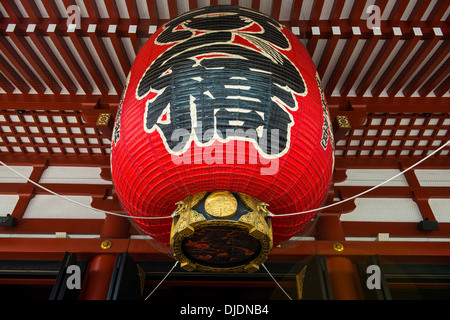 Riesige Laterne in der Sensō-Ji Tempel in Asakusa, Tokio, Japan Stockfoto