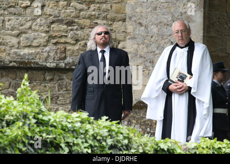 Barry Gibb hielt die Beerdigung von Robin Gibb in seiner Heimat Thame Oxfordshire, England - 08.06.12 Stockfoto