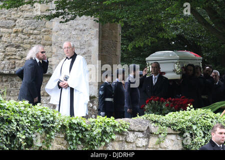 Barry Gibb hielt die Beerdigung von Robin Gibb in seiner Heimat Thame Oxfordshire, England - 08.06.12 Stockfoto