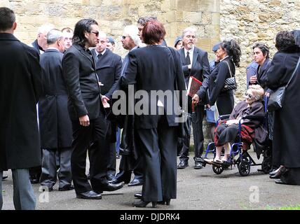 Barry Gibb hielt die Beerdigung von Robin Gibb in seiner Heimat Thame Oxfordshire, England - 08.06.12 Stockfoto