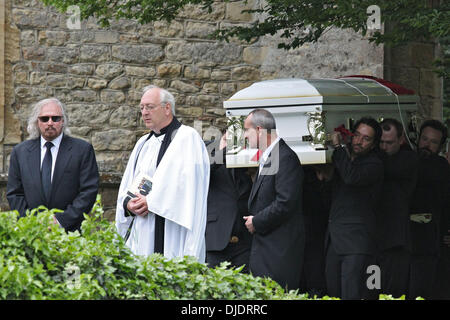 Barry Gibb hielt die Beerdigung von Robin Gibb in seiner Heimat Thame Oxfordshire, England - 08.06.12 Stockfoto