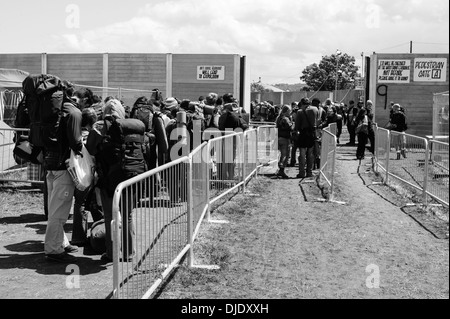 Fußgängertor A, Glastonbury Festival 2004, Worthy Farm, Pilton, Somerset, England, Großbritannien. Stockfoto