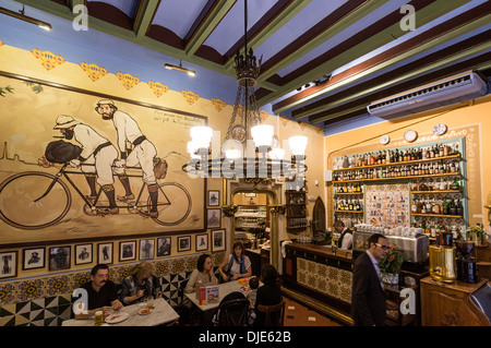 Els Quatre Gats, berühmten Cafe und Restaurant, Interieur, Barrio Gotic, Barcelona Stockfoto