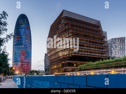 Torre Agbar, Hauptsitz der CMT, moderne Architektur, Barcelona, Spanien